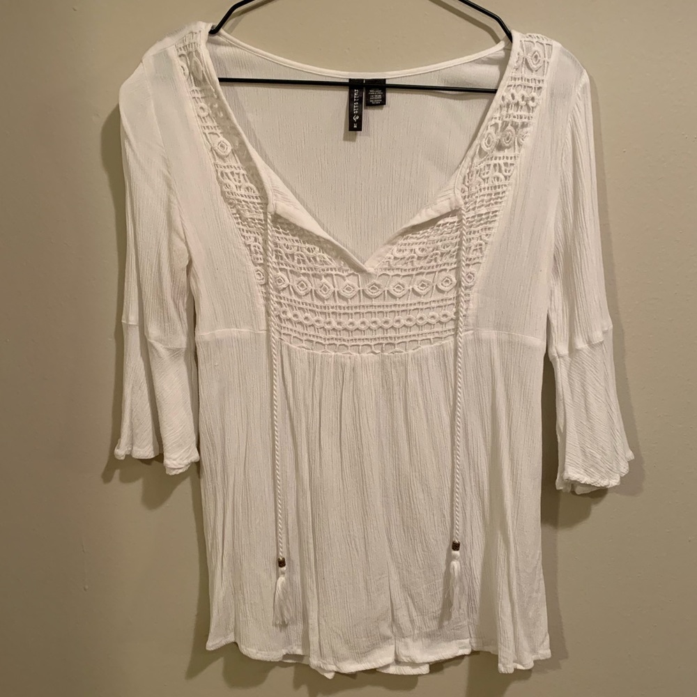 White 3/4 length sleeve top